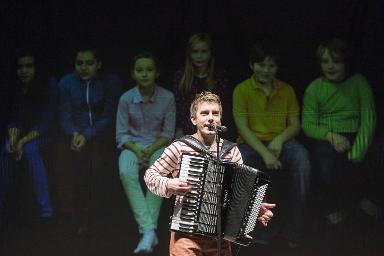 Schauspieler Johannes Birlinger auf der Trau dich! - Bühne