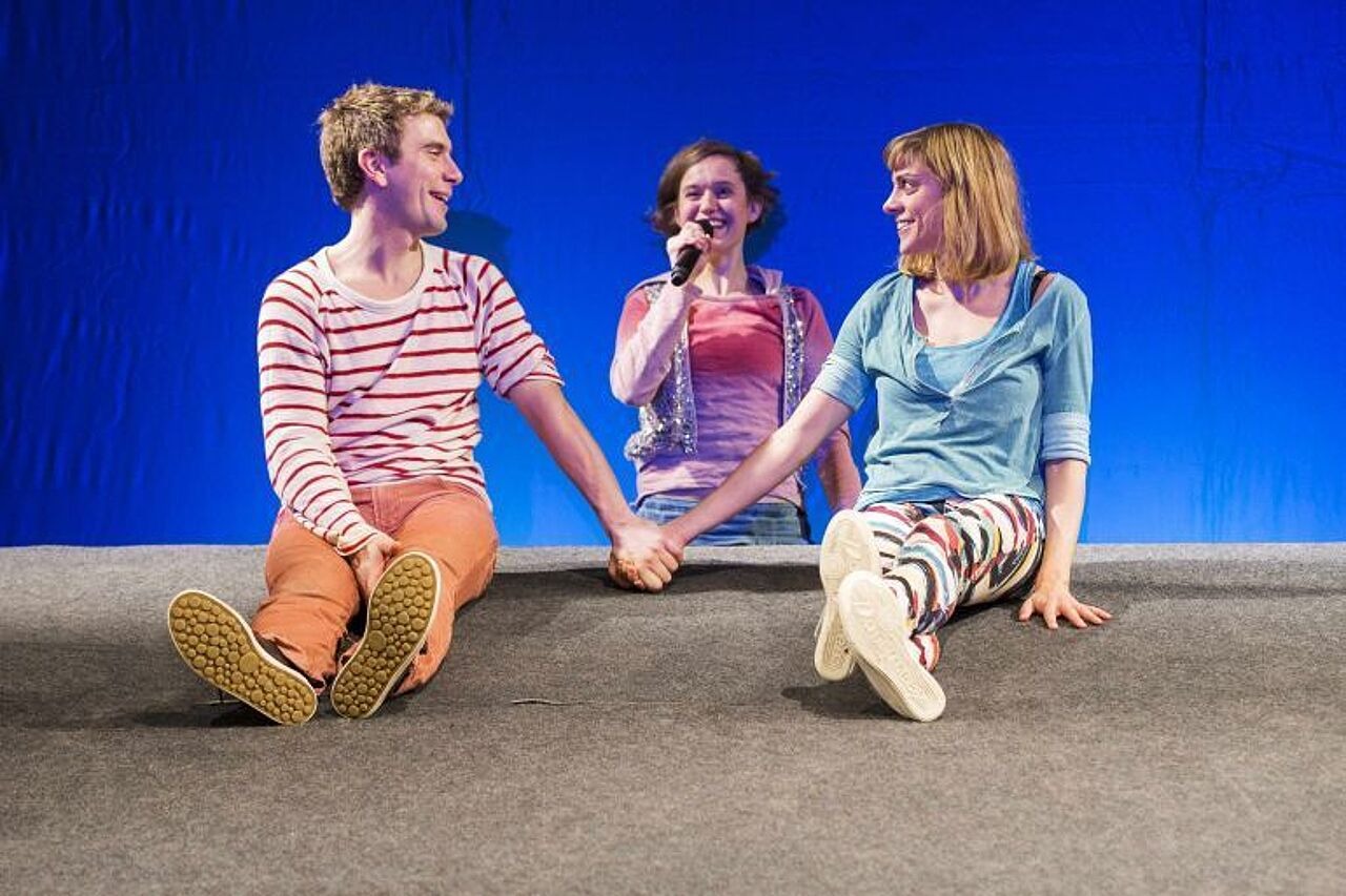 Schauspieler Julian Hackenberg und Julia Bihl